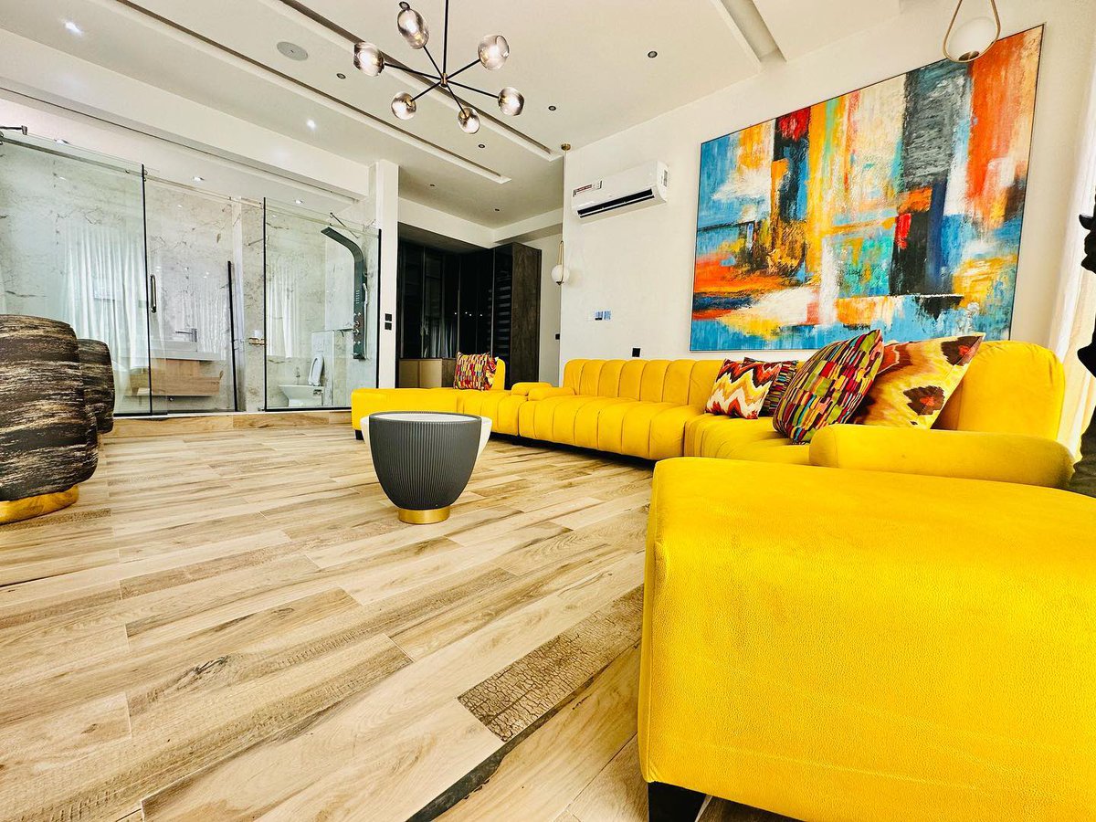 ShortletsAvenue's tweet photo. Planning an event? Look no further! This exquisite Villas is exclusively designed for parties, meetings, game nights, bridal showers, bachelor parties, vacation stays, and more. Secure your booking now and create unforgettable memories!

 #EventVenue #LuxuryLiving #penthouse https://t.co/VK3bELfyVY