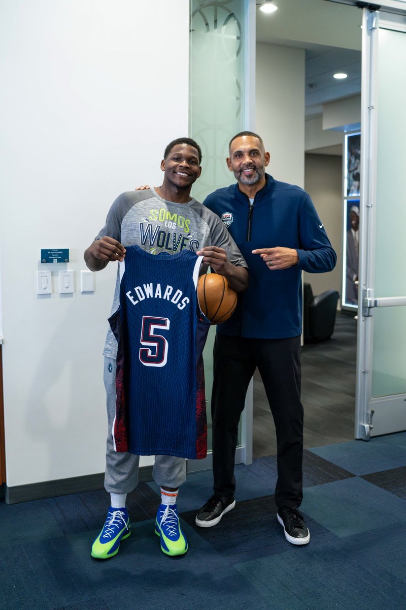 Courtesy @usabasketball, this is the new USA road jersey for the Olympics this summer...