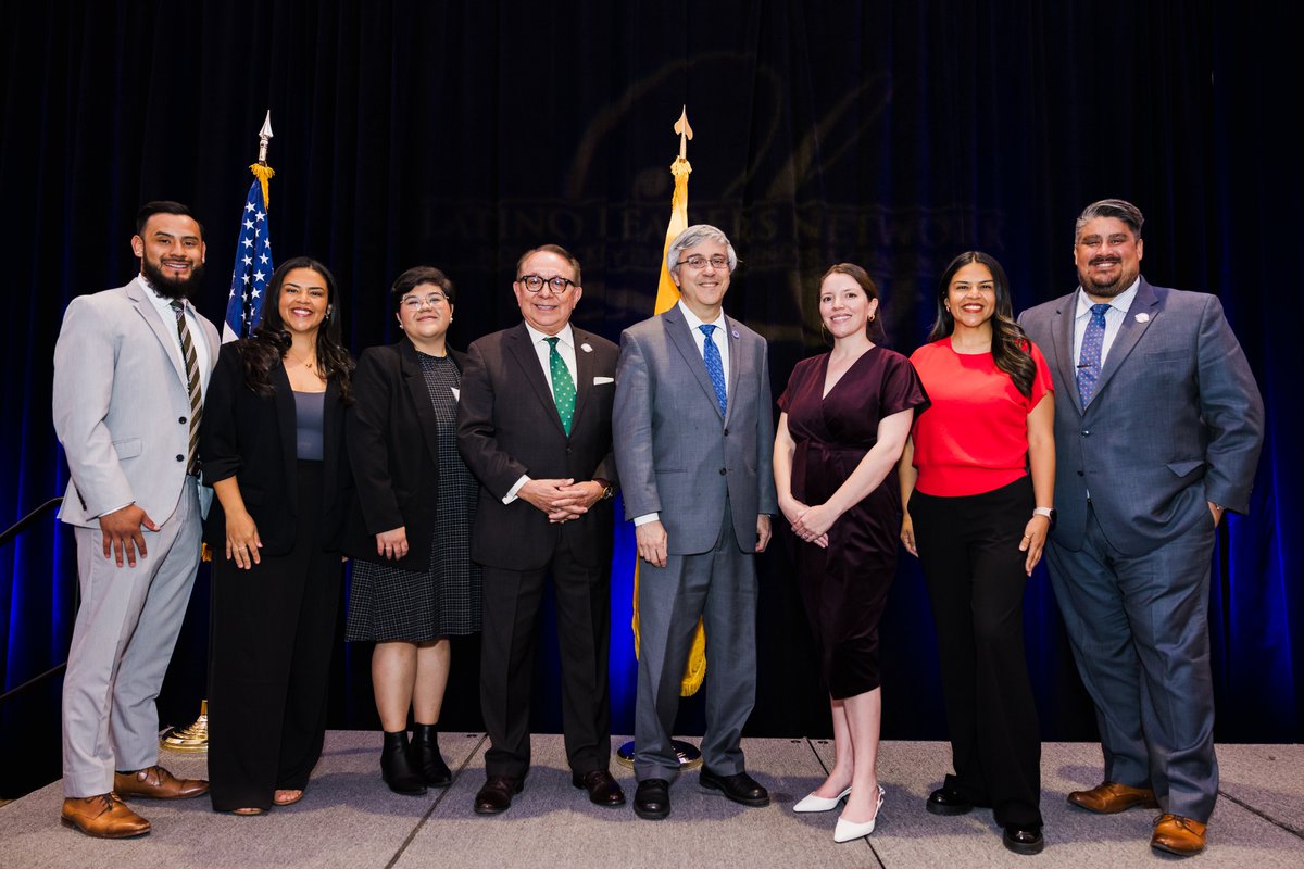 LLN_USA's tweet photo. @GovMLG @MayorKeller @TheAHCNM (4/4) Visit https://t.co/hIDep5W7ns for more information about events, programming, the Latino Leaders Speak book, and curriculum guide. 

#LatinoLeadersNetwork #MALDEF #Albuquerque #NewMexico https://t.co/jeoxaI4GOZ