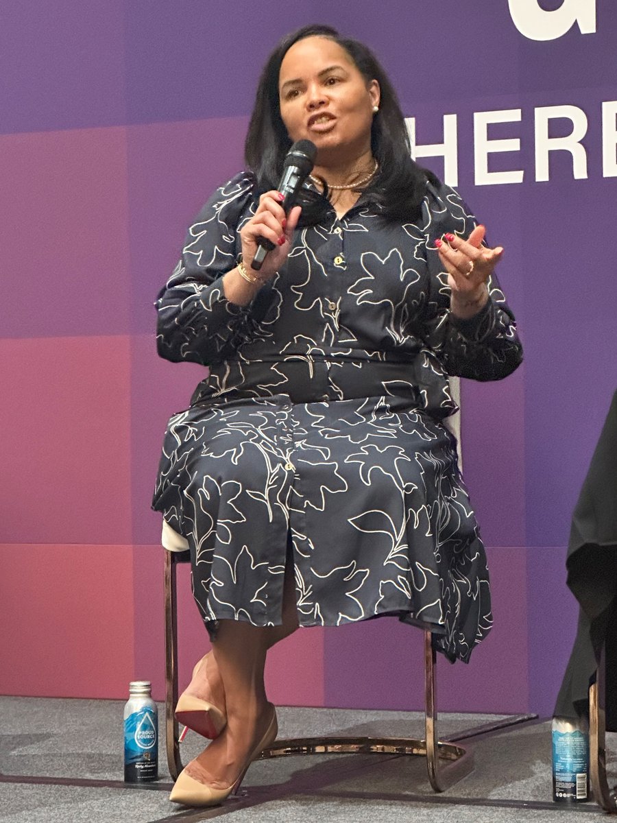 @AInfanteGreen @asugsvsummit @SusanaCDenver “Who you work for matters…. People don’t leave jobs, they leave managers.” ~@DCSuptGrant #asugsvsummit #womenleadinged @asugsvsummit