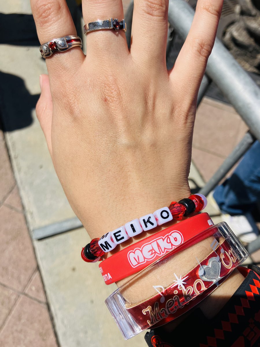 THANK YOU TO THE PERSON WHO GAVE ME A HANDMADE MEIKO BRACELET 🥺❤️