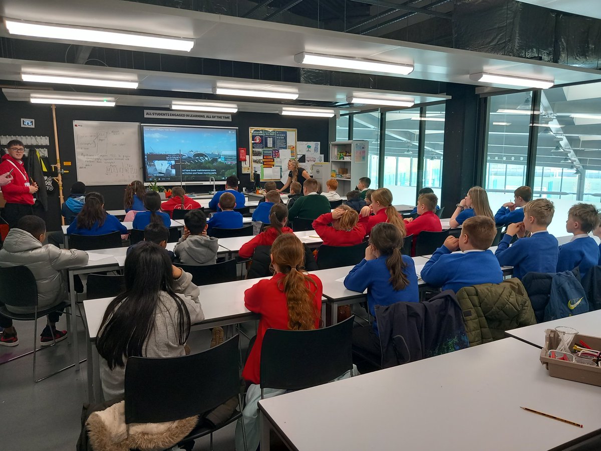 In the first week of our transition club with our new year 6 students they have completed a science lesson all about magnets. They have thoroughly enjoyed themselves! 🙌 Next week we will be enjoying a lesson of PE - please remember next week is on Thursday for one week only!