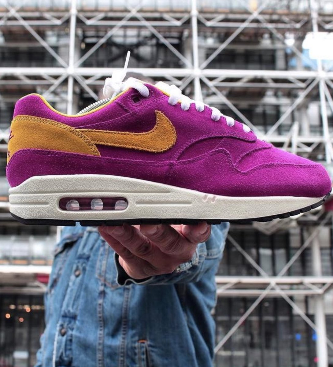 air max dynamic berry