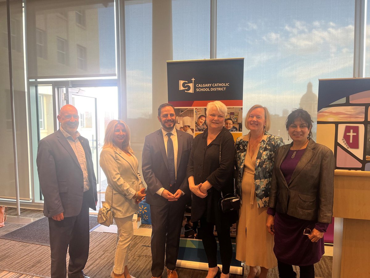 demetriosnAB's tweet photo. I was pleased to attend the Alberta Catholic School Trustees Association MLA reception. Supporting Catholic education is one of our many commitments to delivering a world-class education system that will set Alberta students up for success. https://t.co/CClDngdEQ6