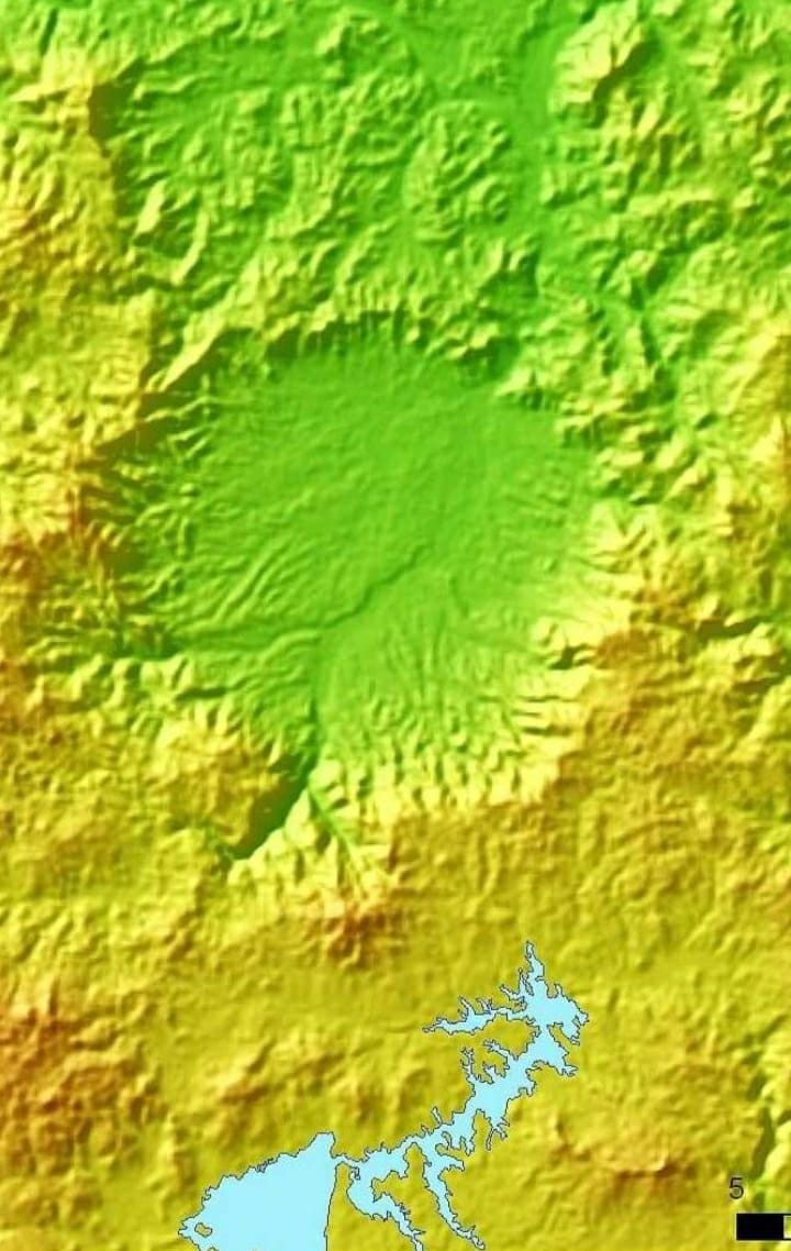 Explora el Valle de Pantasma, #Nicaragua 🇳🇮 - hogar de un cráter formado por un asteroide según la NASA. Un impacto de 727K megatones y 21 millas de ancho. ¡Historia geológica asombrosa! #Geología #Turismo

Recopilación: Ledwin Evenor Castro Jarquín