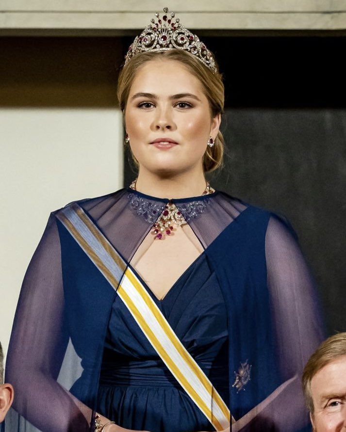 Princess Catharina-Amalia, The Princess of Orange looks absolutely amazing tonight ✨👑 She is wearing the Ruby Peacock Parure and has received her first foreign Order, The Royal Order of Isabella the Catholic 🎖️🇪🇸