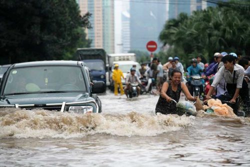 We can't overlook the effects of #FossilFuels on our environment. There have been extreme #HeatWaves which have caused an increase in the height of oceans, causing flooding in some parts of the world. We face a #ClimateEmergency and need to act now, Dubai is an example.