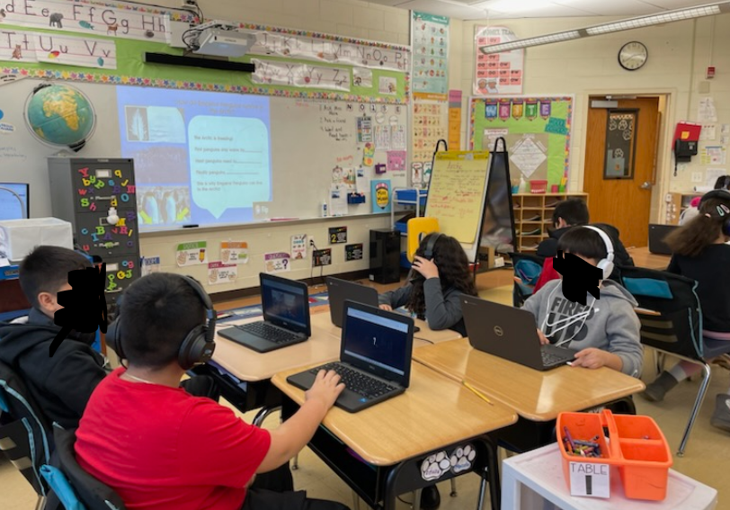 MissMirra2's tweet photo. Having anchor charts with sentence frames help students turn their thoughts into written words or spoken words when explaining how Penguins survive in the Arctic! #ESL https://t.co/sSSxz8Bnba