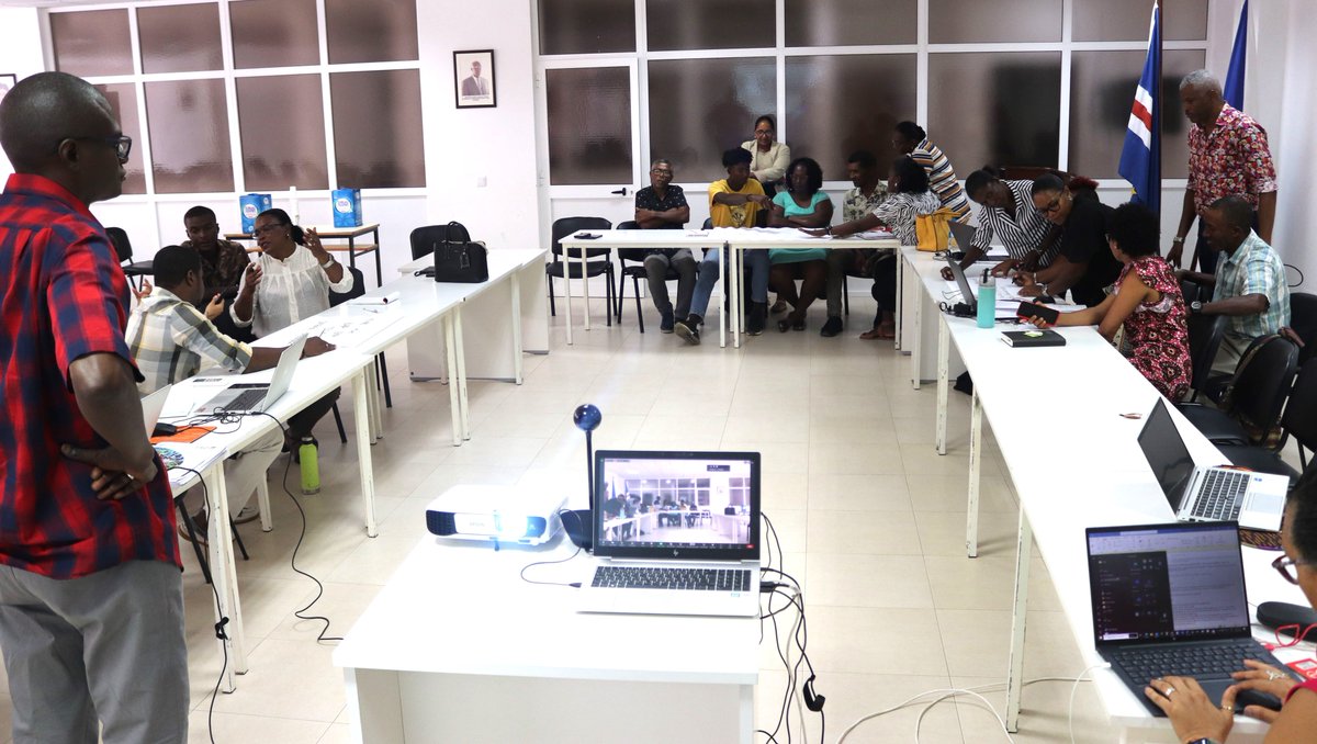 FAOCaboVerde's tweet photo. #coastalfisheries Initiative - West Africa & EAF Nansen Programme
Ecosystem Approach to Fisheries Training (EAF)
Maio & São Vicente islands 🇨🇻
Partnership FAO, #EAFNansen Programme, and Ministry of the Sea
💪 fishing communities in sustainable 🎣 management
#SDG14 #CFIgef https://t.co/sE6p5GYn2s