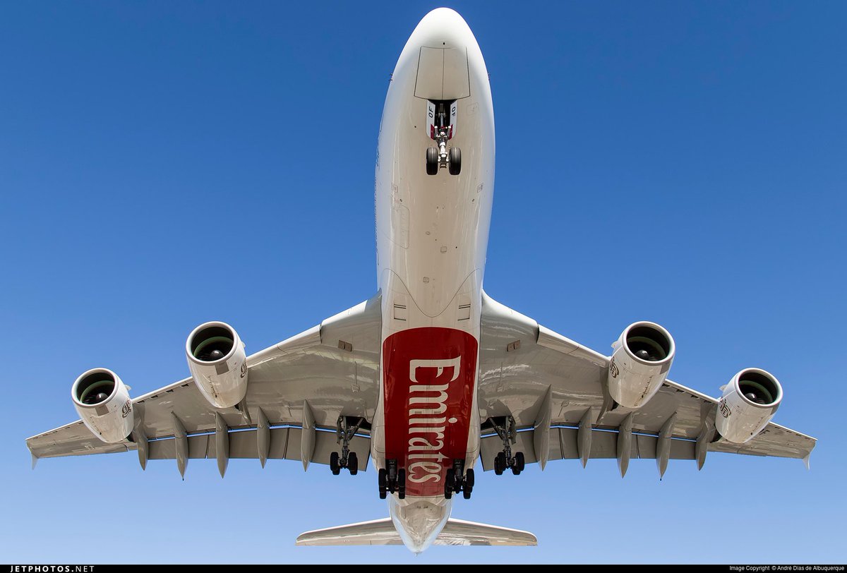 🔴 [ Mise à jour ] Chaos à l’aéroport de Dubaï. ▫️Emirates & flyDubai suspendent les procédures d'enregistrement pour les passagers au départ de Dubaï jusqu’à demain matin 9h minimum.