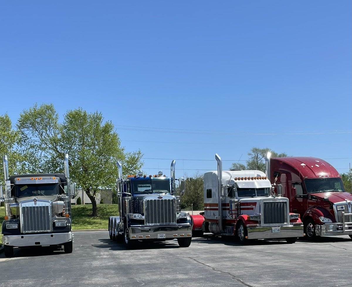 Don’t forget to call and ask about our retail special this month because Brunner products go on all and any truck!  #brunnerhasyourback #brunfab #smallbusinesslove #joplinmo #whatyourtruckwants #peterbilttrucks #kenworthtrucks #westernstartrucks