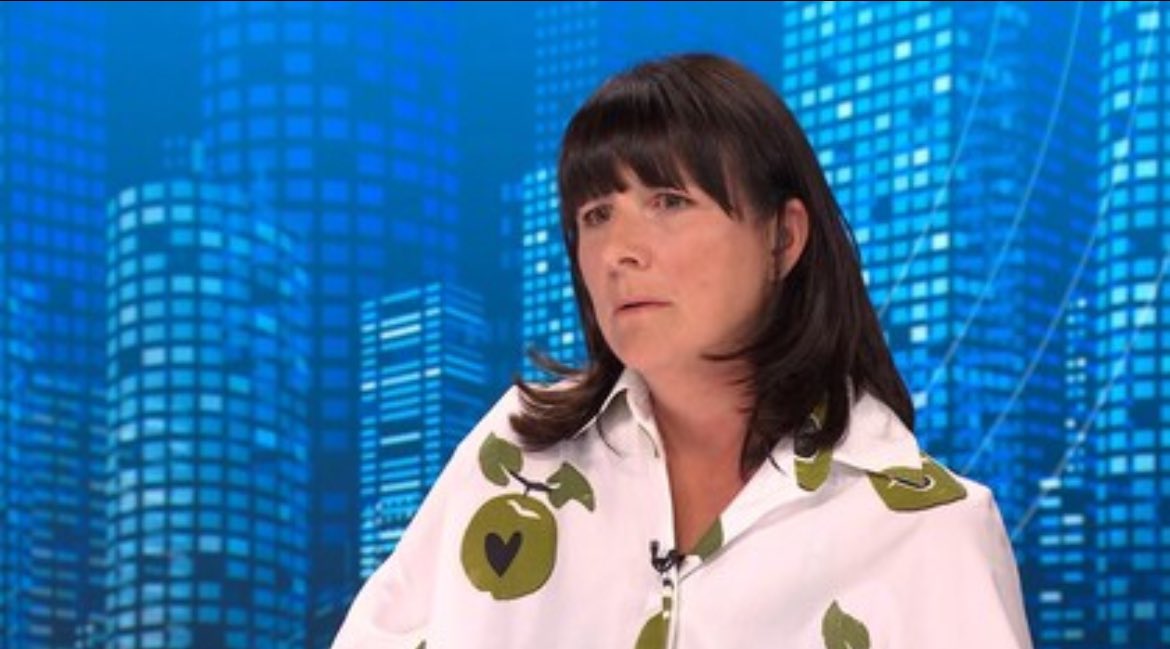 Beaucoup de gens se demandent encore pourquoi Sophie Brochu a quitté le poste de PDG d’Hydro-Québec. Dans ma quête d’en savoir plus, je me trouve un peu coincé.

Je vous explique.

Le pouvoir d’accepter ou de refuser d’alimenter en électricité des nouveaux projets de plus de 5