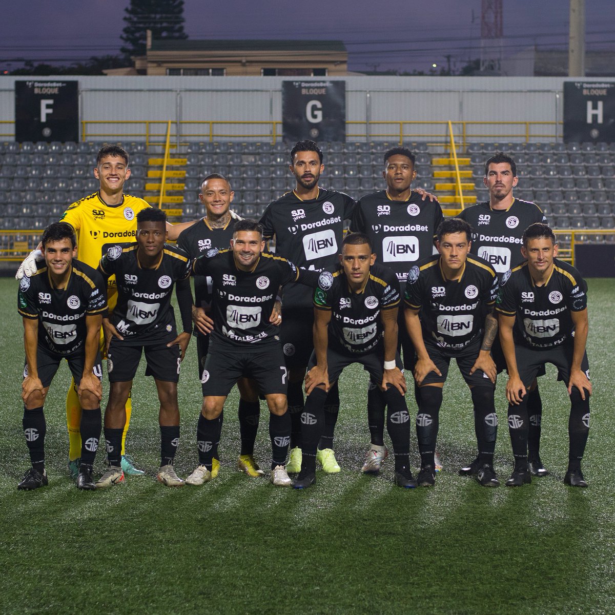 ¡CON TODO ALBINEGROS!🤍🖤