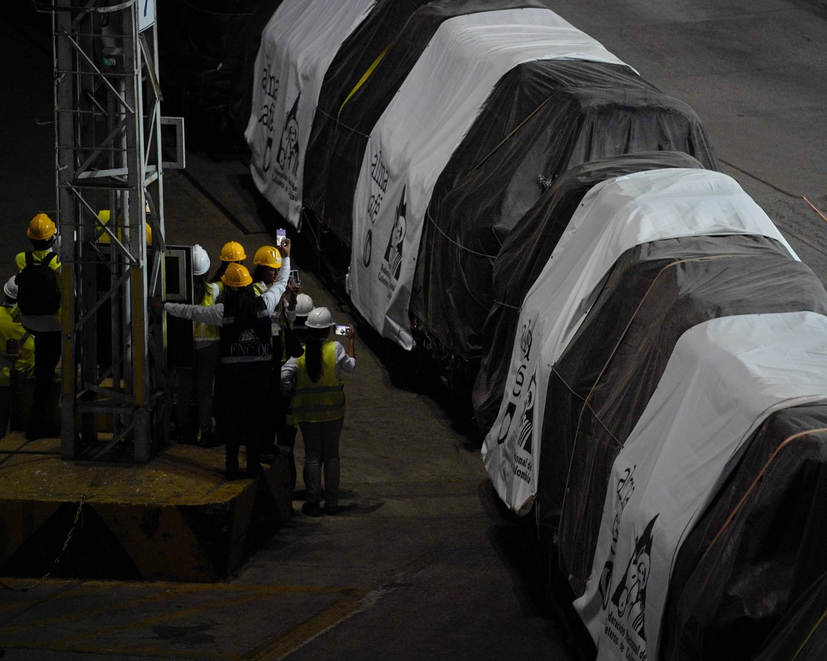 #LaNuevaRutaDelCafé 🚂☕🇨🇴 l La Federación Nacional de Cafeteros en su búsqueda de eficiencia en las operaciones de transporte, y como principal comprador y exportador de café en Colombia, continuará siendo pionera en el transporte multimodal de café en el país, al aprovechar la