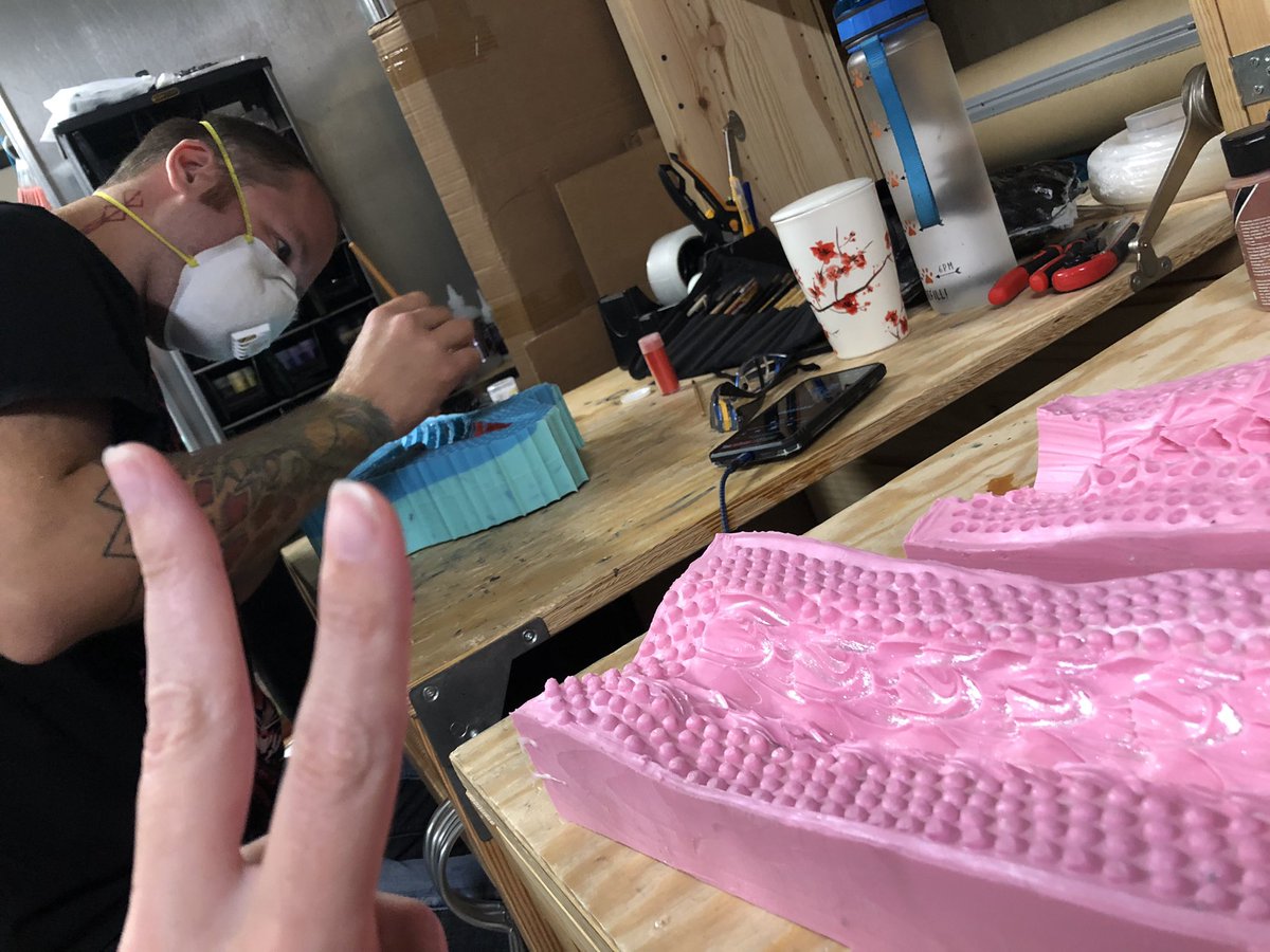 Day 30: Outro Hope you enjoyed our posts this month! We love making our horns and tails, but we also have a great time being Au Ra ourselves in-game and IRL. <3 Here's a BTS powdering colors into molds before casting. #AuRaApril