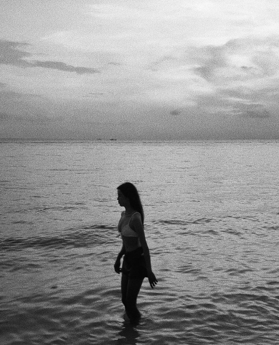 mikhszn's tweet image. pov: maloi is your girlfriend - a thread