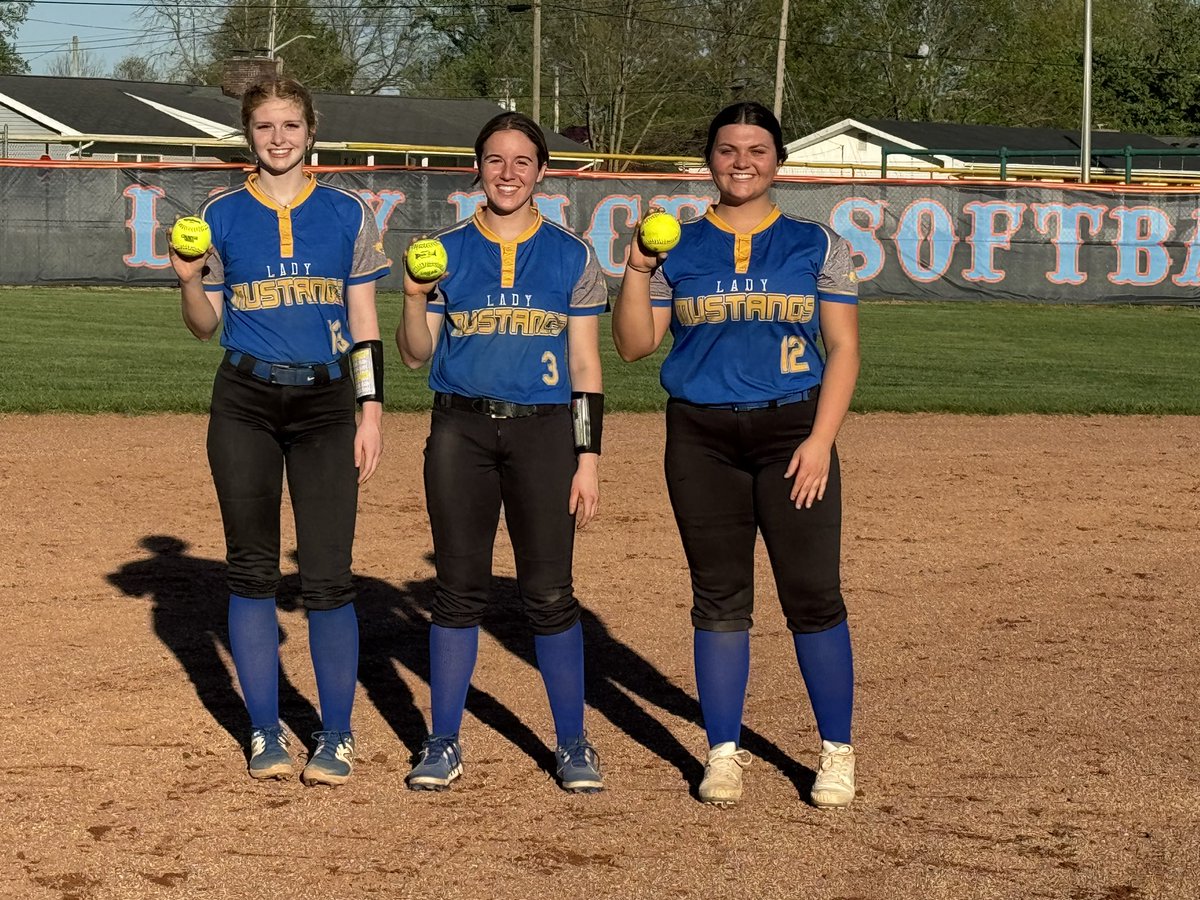 New Washington High School Softball tweet media