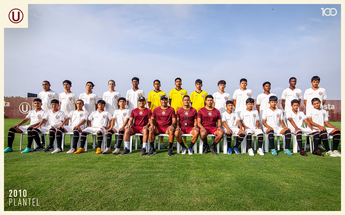 𝗡𝗨𝗘𝗦𝗧𝗥𝗔 𝗖𝗔𝗧𝗘𝗚𝗢𝗥𝗜́𝗔 𝟮𝟬𝟭𝟬 🔝⚽️

Conoce a nuestro plantel categoría 2010, dirigido por el profesor Ricardo Ronceros, que nos representa en el Torneo Élite Federación Oro.

#CanterasCremas
