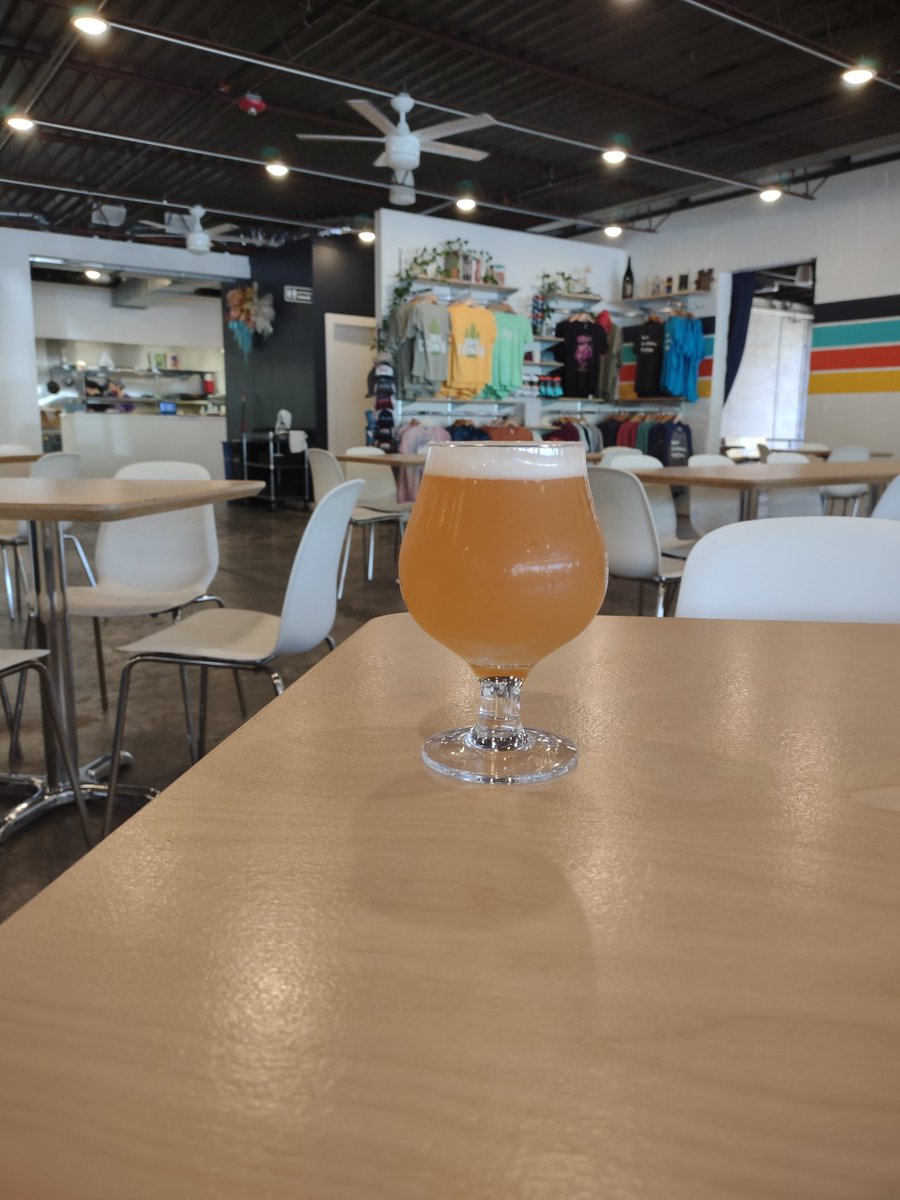 BeerSnobSean's tweet photo. 2nd ever visit @NativeBrewWorks in a dry county in Jonesboro, AR. Never been disappointed with their beer, tacos rock also obviously. Fantastic Munich Dunkel & Hazy IPA. Spacious taproom. #ARbeer @MikeSlomba @brewerytravels @BeerArkansas @SCBeerExplorer @ScienceMonkey0 https://t.co/PD6kmuTIPv