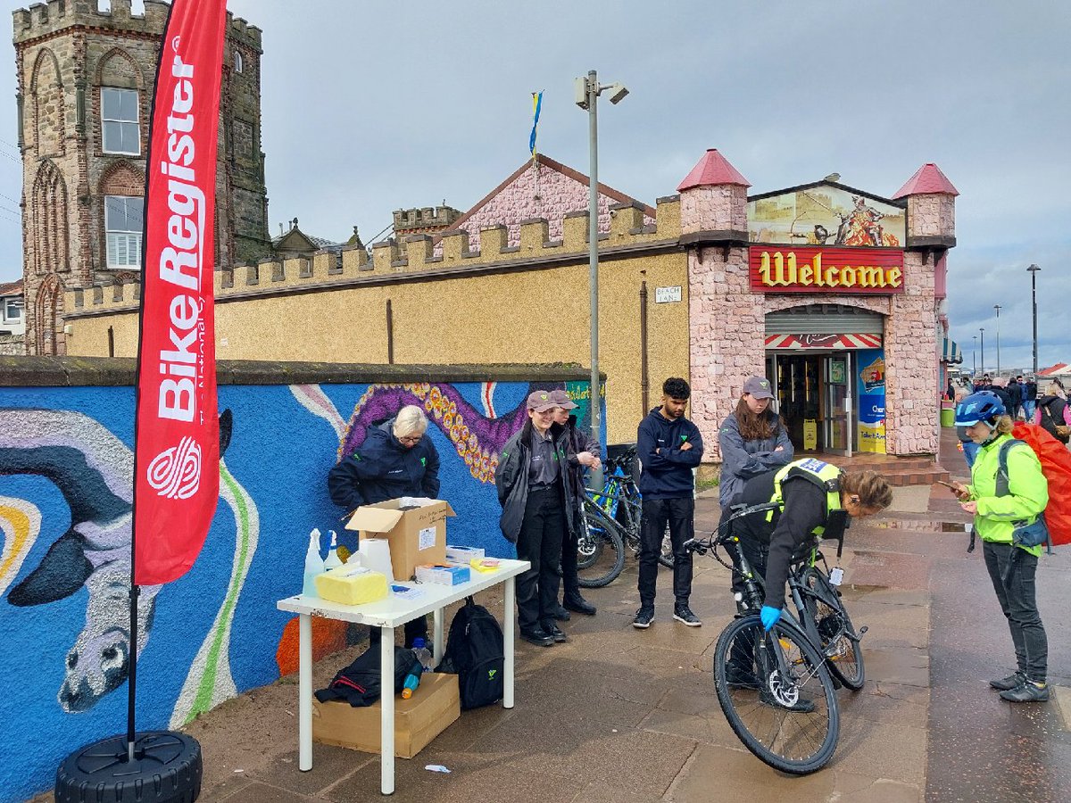 Following the success of our bike marking event on Saturday with @PSOSYouthVol, #NECPT returned to #Portobello Promenade on Sunday for some more bike marking @bikeregister. We really enjoyed engaging with everyone. #CommunityPolicing