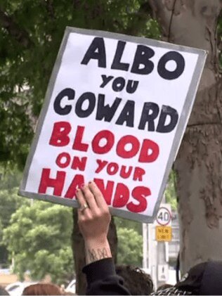 Stickthat23's tweet photo. @AlboMP Too gutless to be a man &amp; stand up to all the #politicalBS that's going on in the world. 
Too gutless to deport vagrants that commit abhorrent crimes.
Too gutless to stand up for the majority if Australians, yet happy to accommodate the scum you let into our now rotting country. https://t.co/FBI4wbRmZi