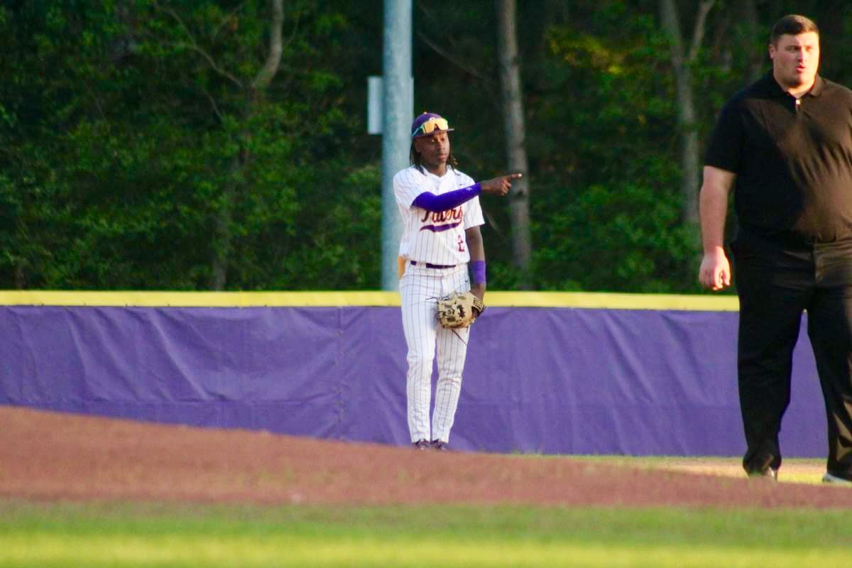 TjBelin's tweet photo. I am blessed to say that I have received an offer from @WileyAthletics @RDSHERMAN24 @RonnieDaTrainer @CoachJenks_  @CoachRJMeeks @DallasPatriots https://t.co/52rk1y9Zbz