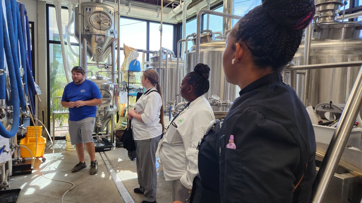 iTech_Glades's tweet photo. Thank you to Professional Culinary Arts and Hospitality program advisor and Labelle Brewing Company brew manager, Garrett Kersey,for providing our iTECH Glades students with a behind the scenes tour today! #itechglades #culinary https://t.co/dwUZJZ2YAP