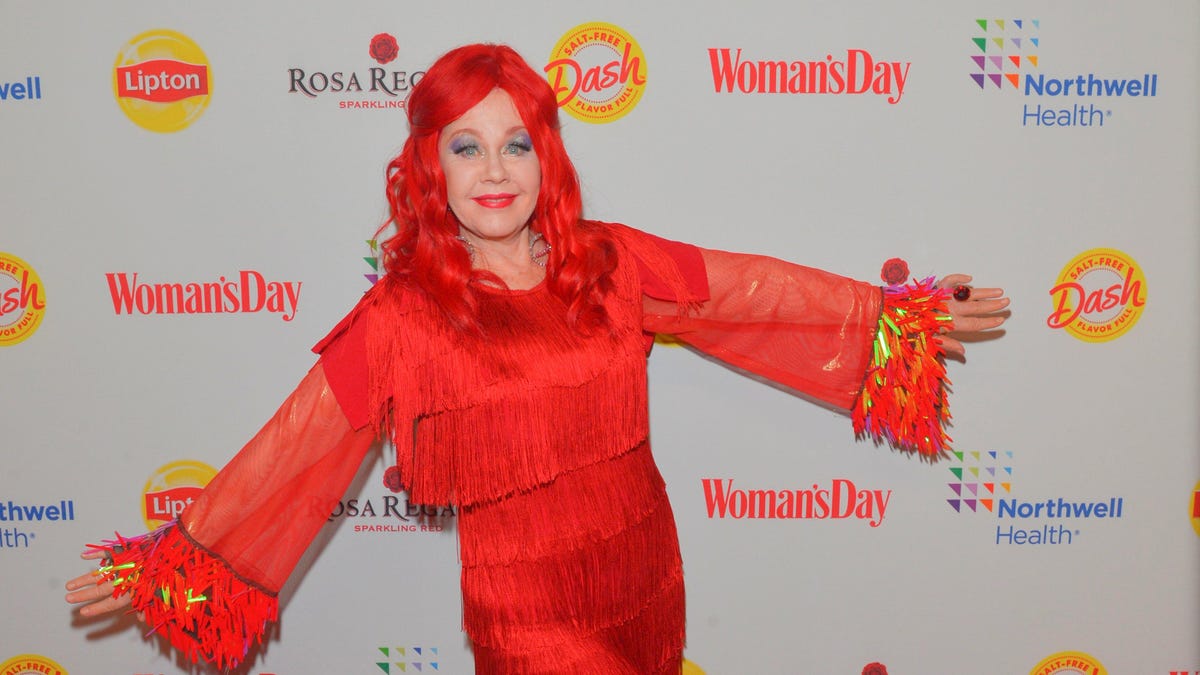 The B-52's Kate Pierson is selling her little love… trailers dlvr.it/T5fKKK