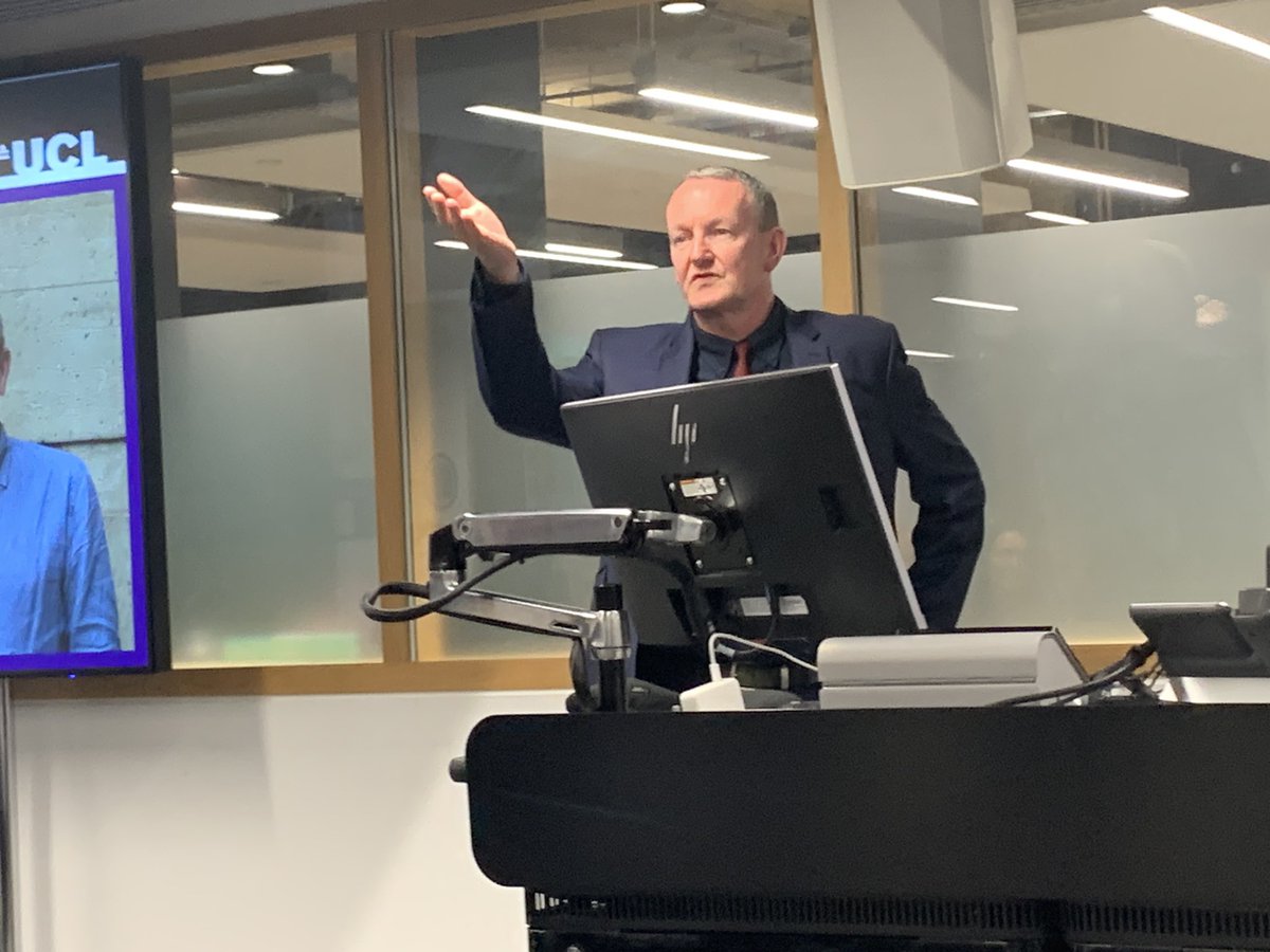 Privilege & pleasure to be @JohnPP ‘s professorial lecture this evening + huge numbers of friends, family, colleagues & luminaries from multiple fields. Generous,warm & insightful collaborator that he is in the field of children’s media cultures @uclknowledgelab @PlayObservatory