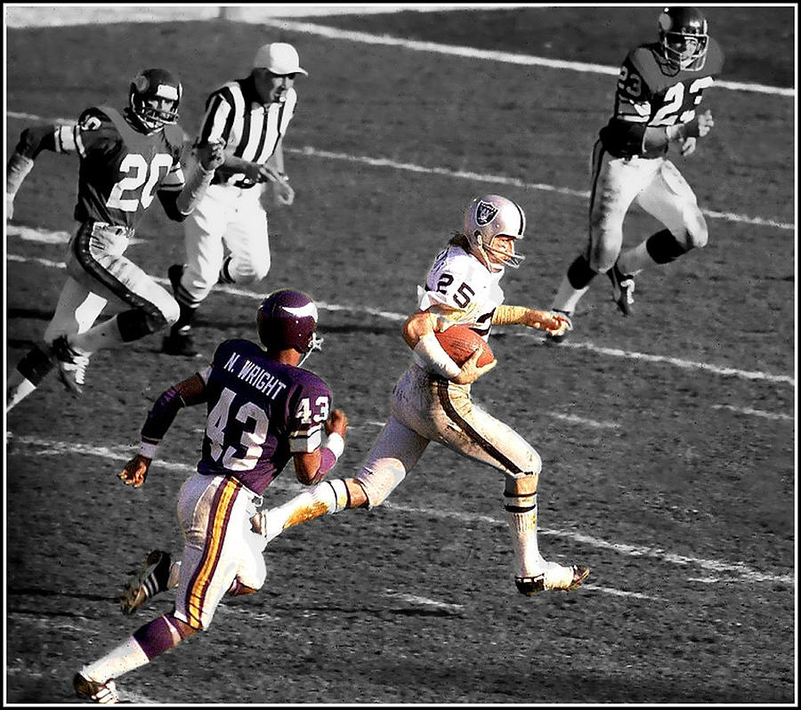 _Murf's tweet photo. No need for even Randy. 
I'll just take the LEGEND Fred Billetnikoff. 
#FreddyB #RaiderNation https://t.co/Ho0OhvBKLQ