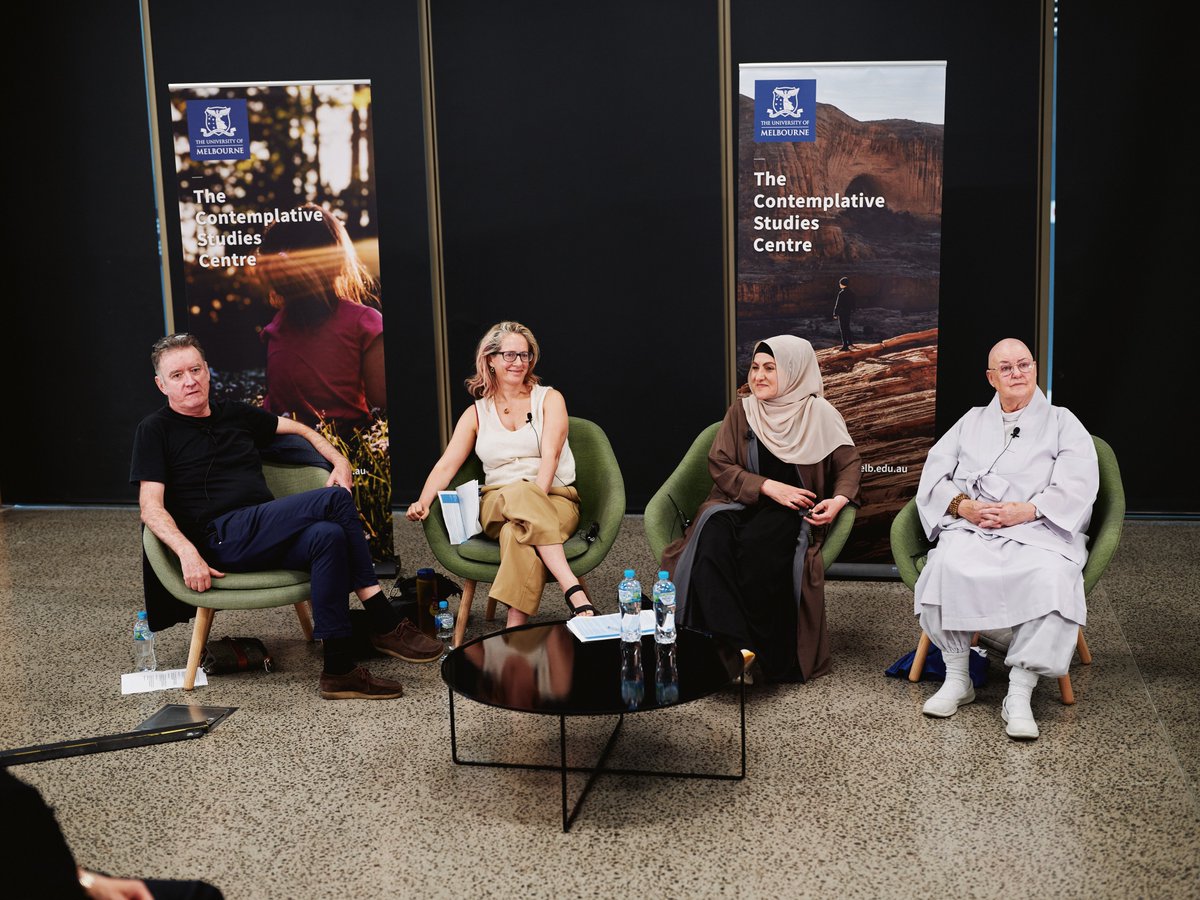 We are revisiting this brilliant discussion feat Zen, Insight & Islamic tradition leaders discussing mental health, spirituality & emotional wellbeing. Moderated by @PaulBarclay, listen to @3CR radio 3cr.org.au/brainwaves/epi… Thanks to @NeridaLennon and @Wellwaysau