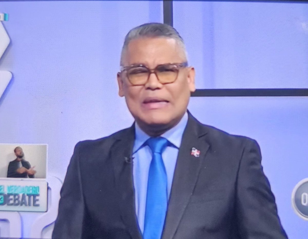 CarlosPenard's tweet photo. La clave para combatir la inseguridsd social y lograr el desarrollo es el empleo.

Carlos Peña Presidente 
Nikauly de la Mota Vicepresidente 
#Vota28
#VotaFe
#VotaConFe https://t.co/hZCCIzOMfs