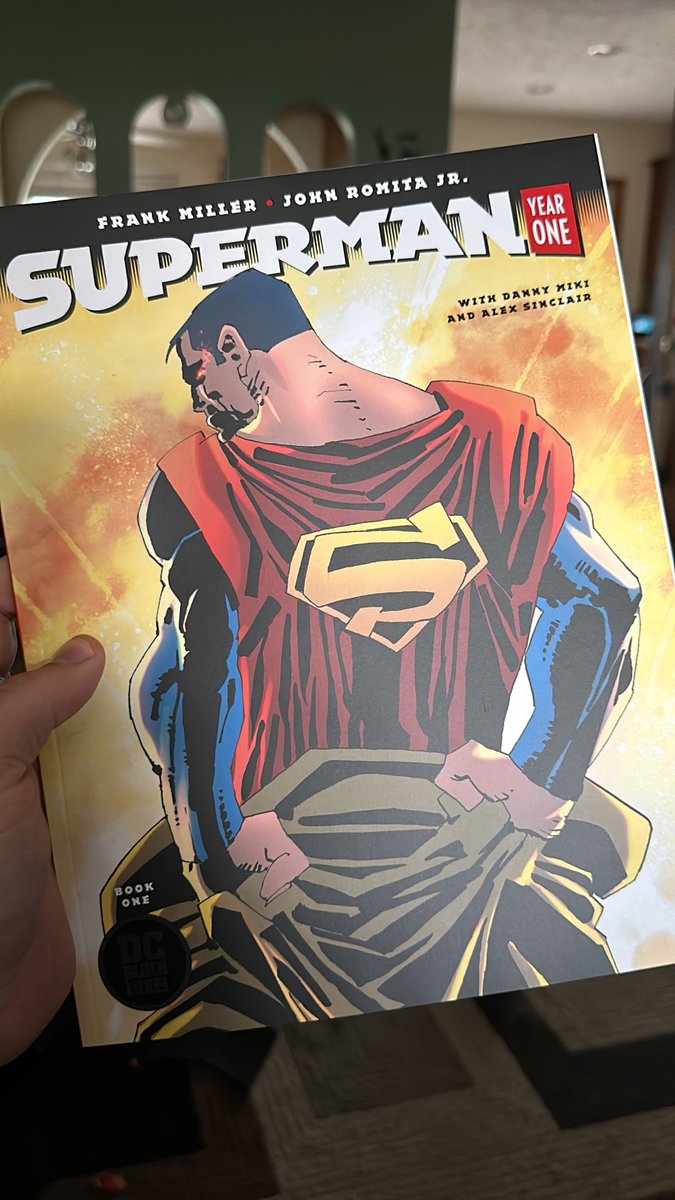 Happy New Comic Book Day! While not “new”, it’s new to me!

What did you get today? Pictures in the comments!

#Superman #comicbooks #NewComicBookDay #dccomics