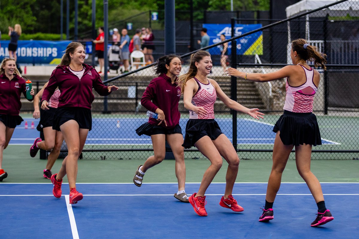 HokiesWTennis's tweet photo. Lots of JOY for moving on 🤩

#Hokies🦃🎾 https://t.co/mhNHy5GgBf