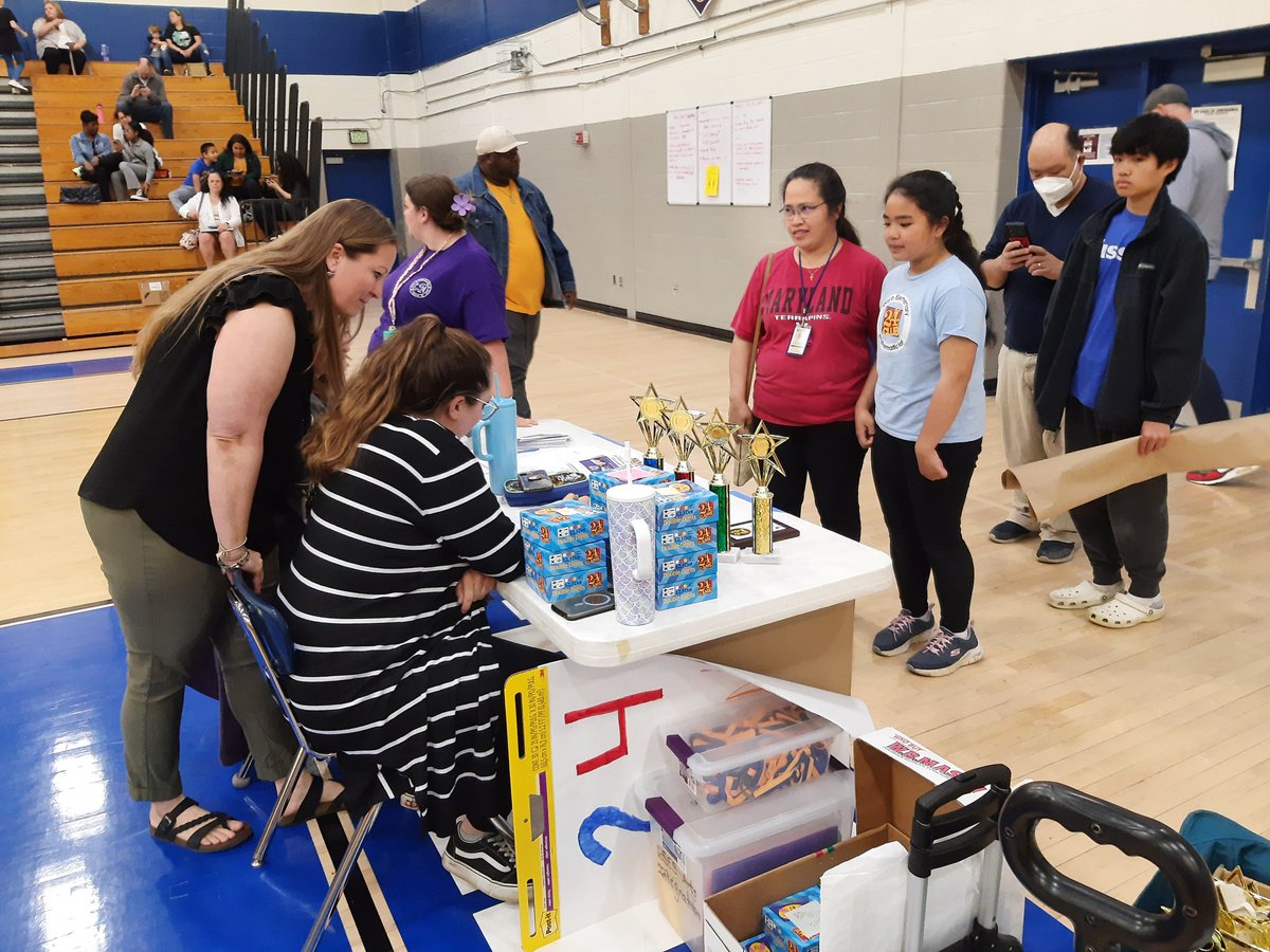 AACPSbeyond's tweet photo. @AACountySchools @24Game club students arrive tonight @AnnapHS_AACPS with families to regional 2024 championship!
Who will be the county 5th grade 24 Game Champ in 2024?
#BelongGrowSucceed https://t.co/W5FBWtD3LU