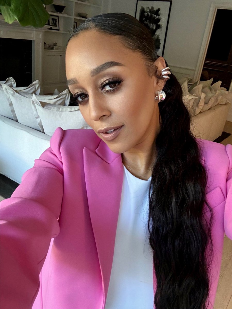 TiaMowry tweet picture