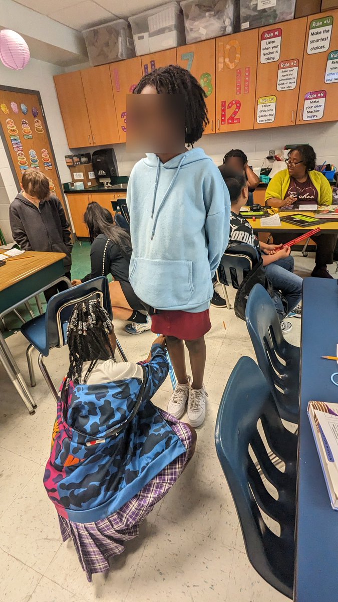 EZbeingGreene_'s tweet photo. Measurement Time in 4th Grade π
Today we measured different objects in the classroom from pencils to our classmates and teachers! Using rulers and yardsticks to measure is so engaging! Thank you for joining us @PESori06 #PPSShines #VESSoars #MsGreenesGrasshoppers @VictoryElemPPS https://t.co/CJDpmX9UXc