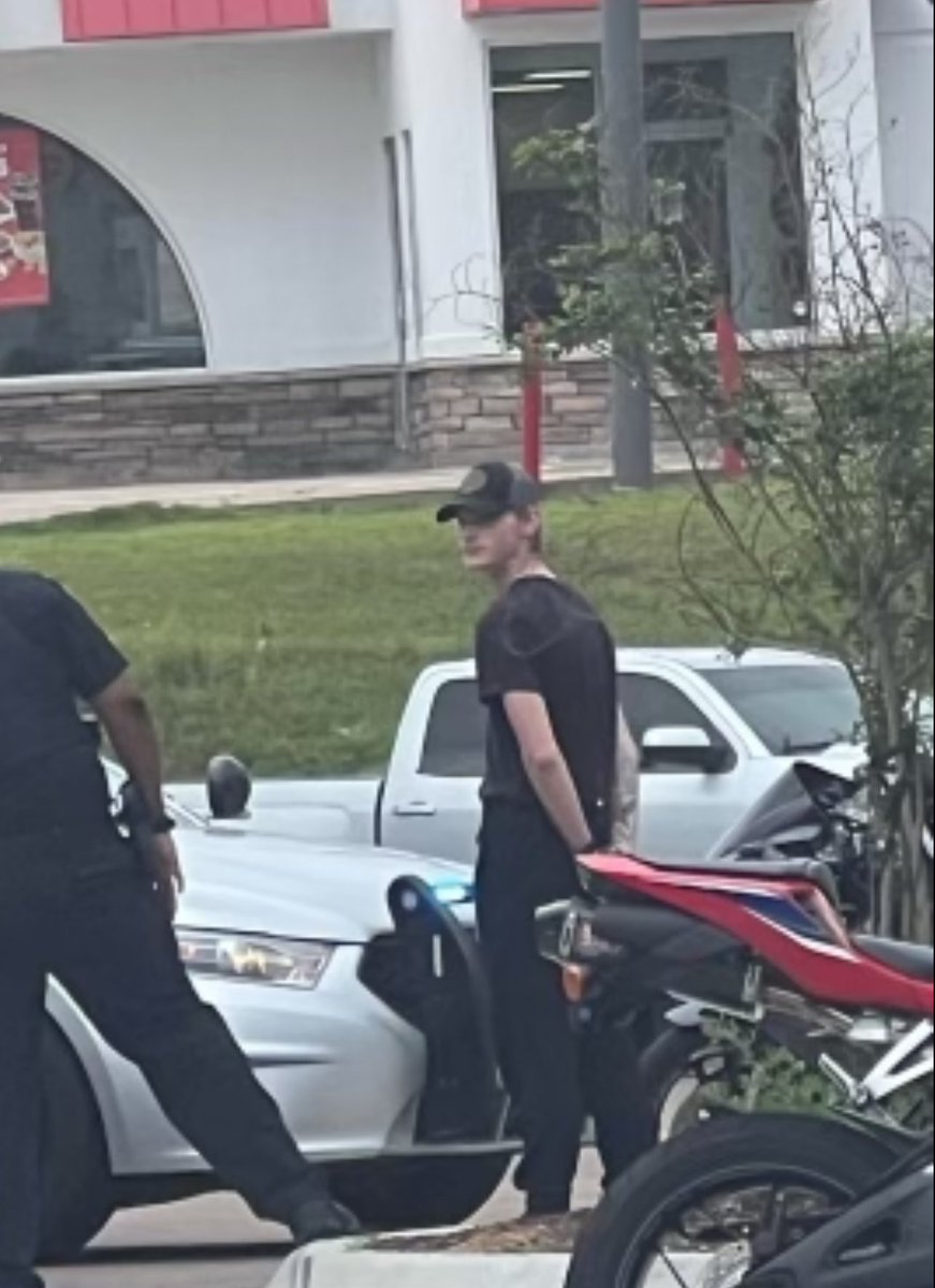 SaveJxn's tweet image. 🚨BREAKING NEWS🚨
High speed motorcycle pursuit out of Pearl ends with rider arrested in Byram this afternoon!! FAFO

#mississippi #pearlms #savejxn #byramms #jxnms #jacksonms #police