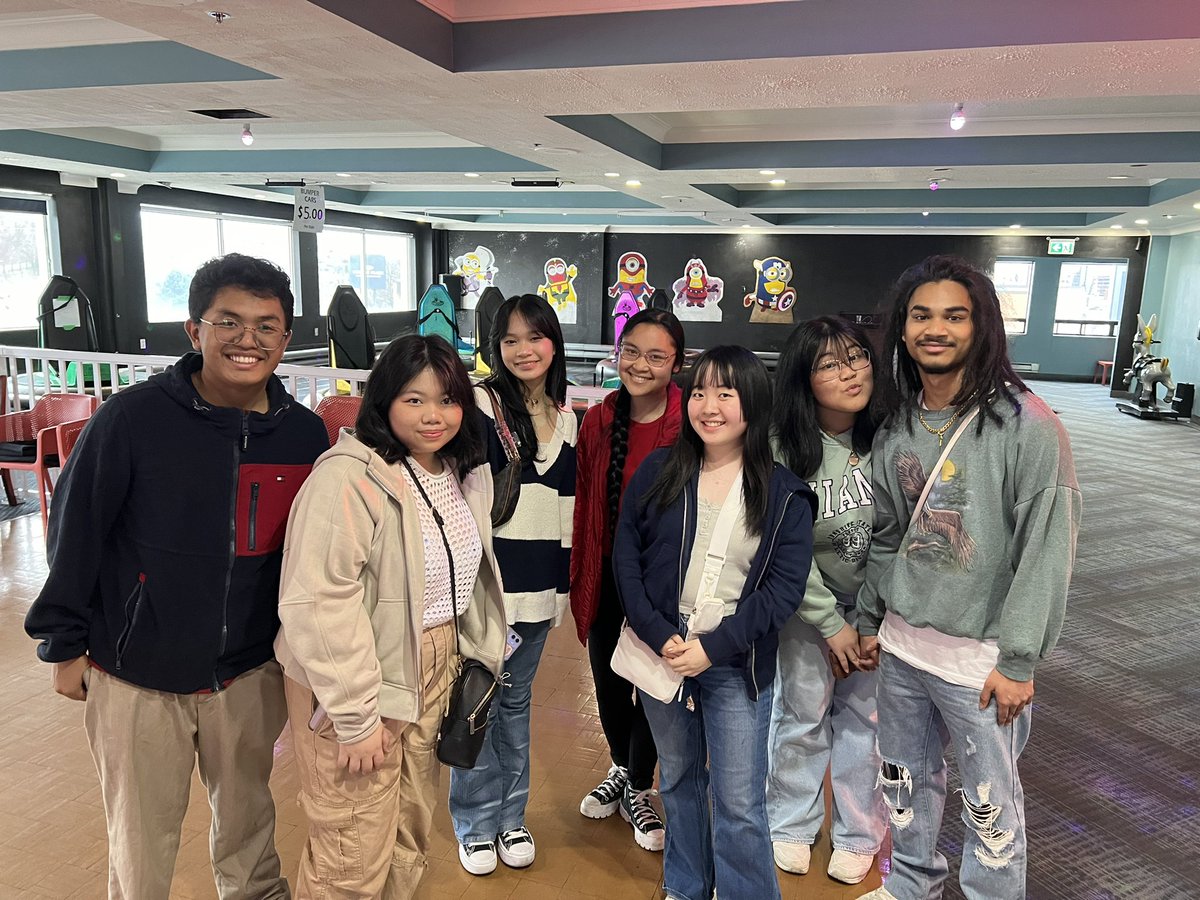 Simonds_HS's tweet photo. #GradClass2024 Night out was a huge success! Thank you to the chaperones who made it possible and the students for bringing the best attitudes and smiles. #HighSchool #Seabee https://t.co/YoPXaajjgh