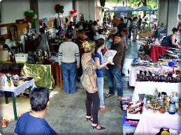 NOCHEDERONDA3's tweet photo. @jesusmedinae 60 familias (80% adultos mayores) dependian como unico sosten de la Feria de antiguedades y coleccionismo que funcionaba ahi solo los dias domingos. Ojala les encuentren un espacio, porque era un gran espacio de convivencia caraqueña y cultural. Mis respetos a todos estos señores https://t.co/ABHAEI8CZW