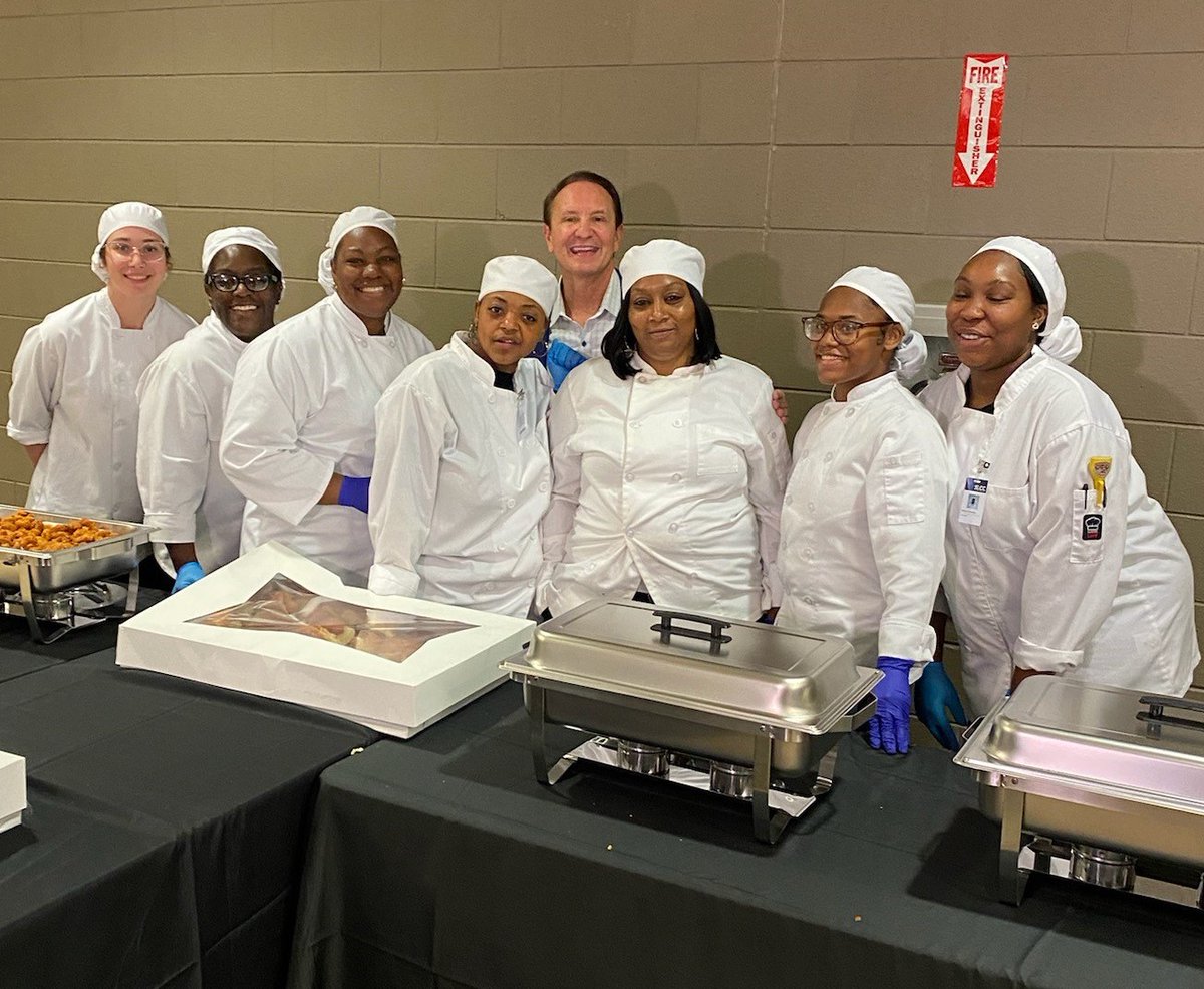 solaccofficial's tweet photo. A night to remember for SLCC Culinary students as they served at the St. Martinville Chamber's Award Banquet. Gov Jeff Landry gave them a shout out in his keynote. Proud to see them represent our college with grace and skill!
#CulinaryPride #SLCCPride #CommunityIsInOurName https://t.co/eB5ujtgylt