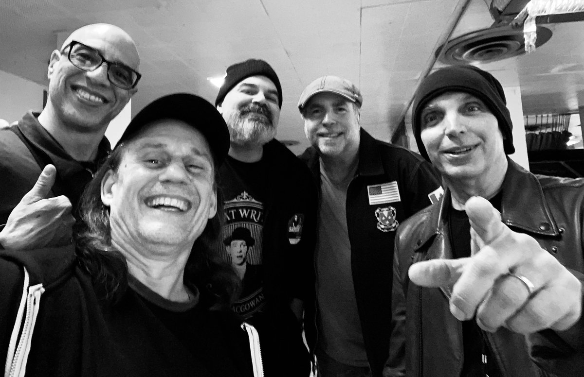 Fun after show hang in Detroit with good friend Paul Kramer and the band FJT and The Igniters. 🔥 left to right: Chris Spooner(bass), Paul Kramer(guitar), Frankie Jason Turner(vocals), Paul E. Snyder(drums)