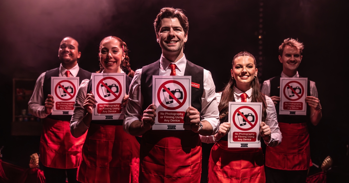 🌟🌟🌟🌟🌟 USHERS: The Front Of House Musical @TheOtherPalace 'A show that easily held my attention from beginning to end, full marks to this highly amusing and entertaining production.' @comaweng londontheatre1.com/reviews/ushers…