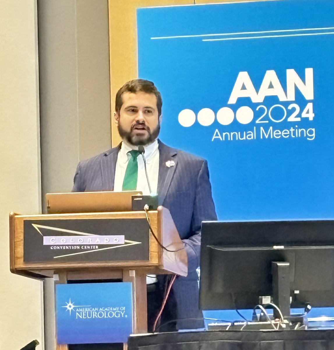 Honored to speak today on TBI in LGBTQ+ patients today at #AANAM @AANmember. Thank you to @Wissam1985 and @JasonDFlatt for important education about LGBTQ issues and neurology!