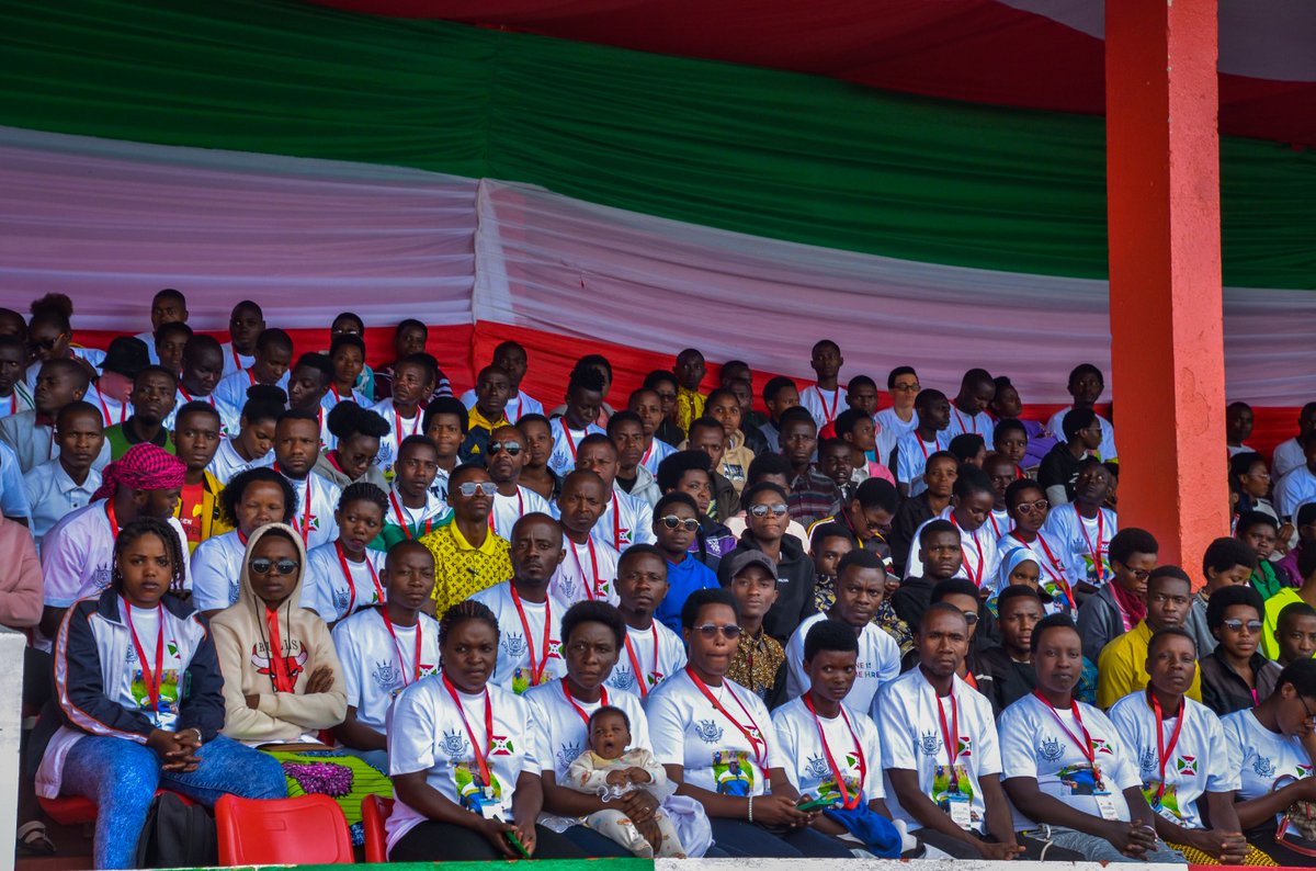 🇧🇮La conférence nationale de la jeunesse Ed. 2024 a débuté ce mercredi au stade #Ingoma à #Gitega, à l'initiative du @MinEACJSCBdi sous le thème : 'Jeunes, travaillons ensemble pour atteindre la vision #Burundi émergent en 2040 et développé en 2060'
#CNJB
#JeunesseDynamique