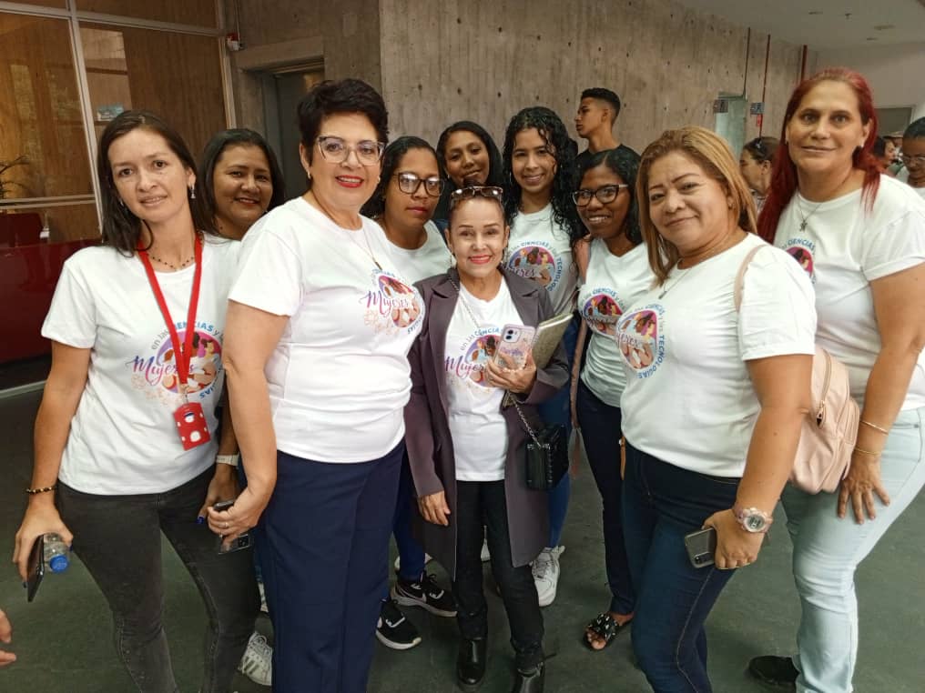 #AsiLoDijo || Vice María Piñero: 'La catedra reivindica la mujer como pilar fundamental de la Patria desde su empoderamiento' #BidenLevantaElBloqueoYa @NicolasMaduro @delcyrodriguezv @Gabrielasjr @sandraoblitasr @mvenezuelamujer @elam_ve