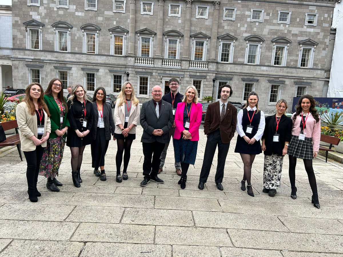 TG4TV's tweet photo. Intern TG4 🤝 Tithe an Oireachtais 🧵

Míle buíochas as an lá stairiúil seo 💚

Féach anseo na hintéirnigh ag labhairt ag Comhchoiste na Gaeilge👇🎥

https://t.co/7mWqn4Mb2n https://t.co/QBA0gTX1c6