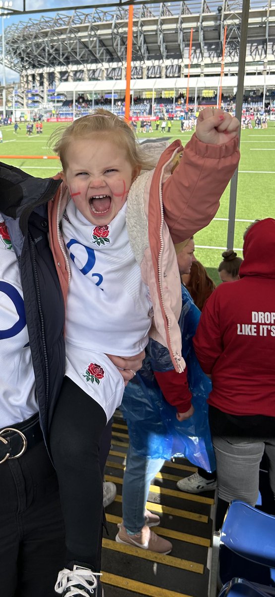 MissCowell_PE tweet media