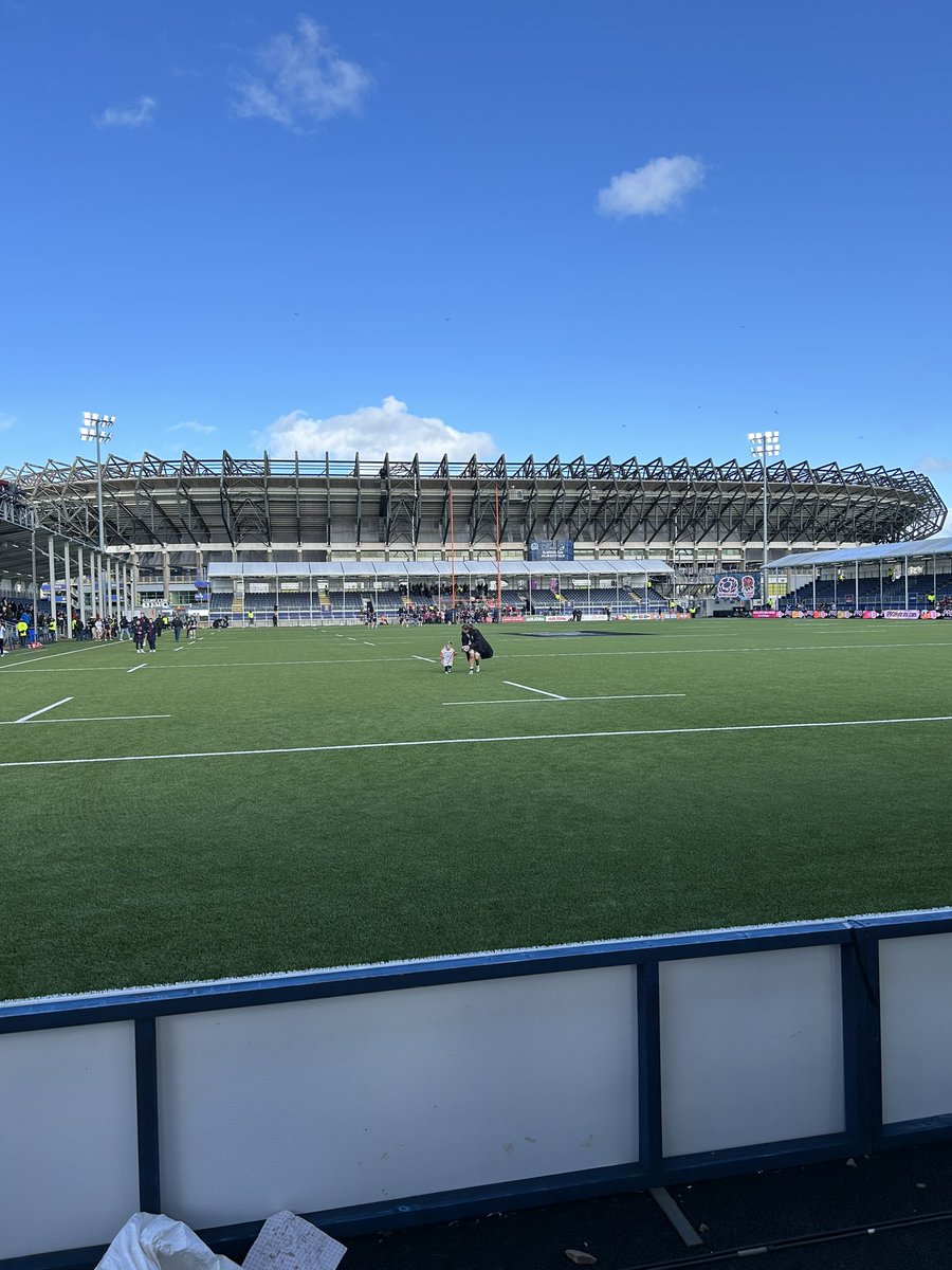 MissCowell_PE tweet media