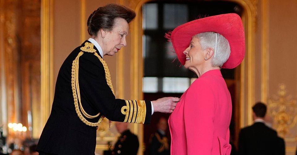 Huge congratulations to @PamBallantine, who was presented with her MBE by HRH The Princess Royal earlier today at Buckingham Palace. Pamela has been a great supporter of @DofE and has presented Gold Awards at Hillsborough Castle and the Palace of Holyroodhouse. @RoyalFamily